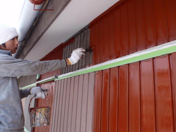 岡崎市 Ｈ様邸　戸建　 外壁塗装 トタン シリコンコース錆止め塗装中2