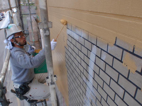 名古屋市　アパートメゾンＭ　屋根防水ﾄｯﾌﾟ　外壁塗装　シリコンコース外壁中塗り塗装中