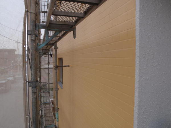 名古屋市　アパートメゾンＭ　屋根防水ﾄｯﾌﾟ　外壁塗装　シリコンコース外壁上塗り完了