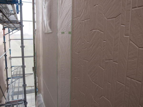 安城市　D様邸　戸建　外壁塗装　シリコン+多彩模様塗装中塗り完了
