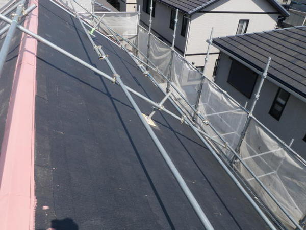 三好市 Y様邸 戸建 屋根塗装 フッソコース屋根下塗り完了