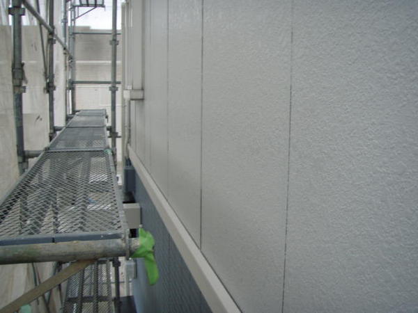 西尾市 Ｊアパート G棟 外壁塗装 屋根塗装 シリコンコース上塗り塗装完了2