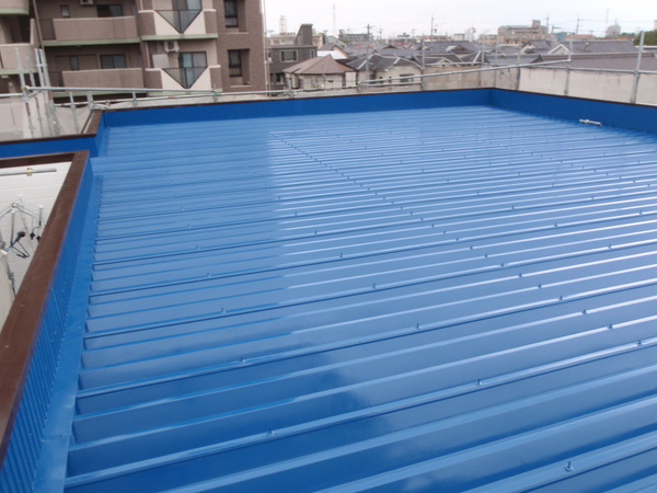 岡崎市 ミワ花店 店舗 屋根・外壁塗装 シリコンコース屋根上塗り完了2