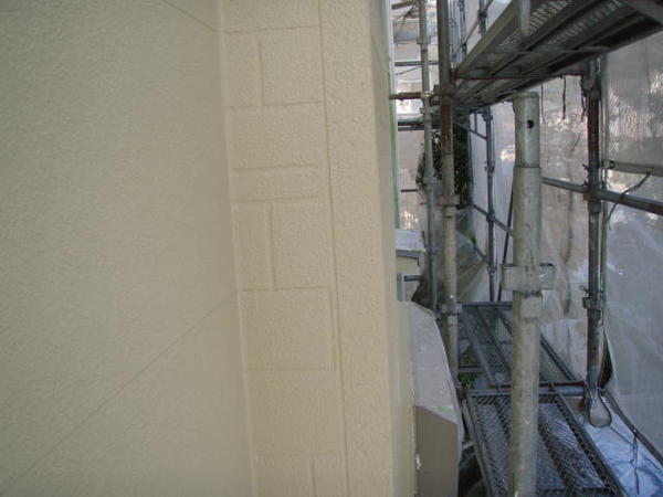 豊田市 J様邸 外壁塗装 屋根塗装 遮熱断熱コース中塗り施工完了