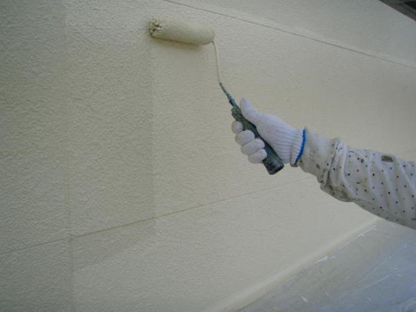 豊田市 J様邸 外壁塗装 屋根塗装 遮熱断熱コース上塗り塗装中