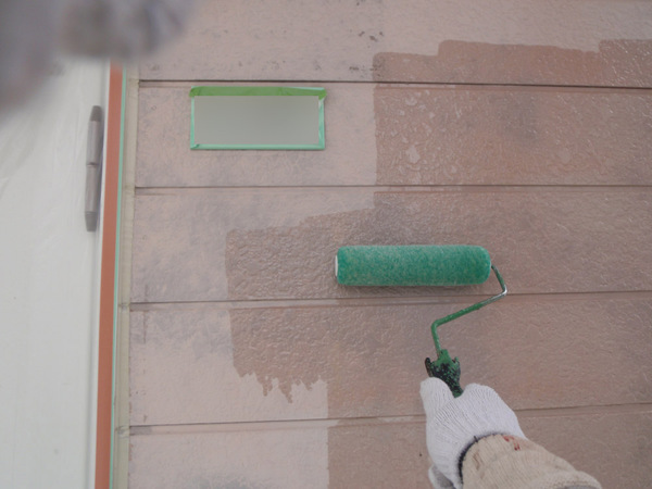 西尾市 Y様邸 戸建 屋根塗装 外壁塗装シリコンコース下塗りシーラー塗装中