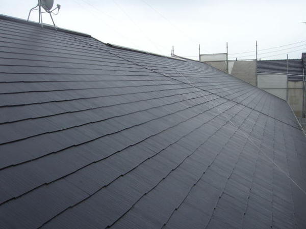 西尾市 Ｊアパート G棟 外壁塗装 屋根塗装 シリコンコース屋根中塗り完了1
